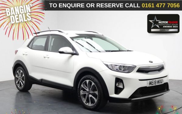 Used 2019 WHITE KIA STONIC SUV 1.4 2 SUV 5dr Petrol Manual Euro 6 (s/s) (98 bhp) (reg. 2019-06-25) for sale in Stockport