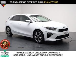 Used 2018 WHITE KIA CEED Hatchback 1.6 CRDi 3 Hatchback 5dr Diesel Manual Euro 6 (s/s) (114 bhp) (reg. 2018-09-28) for sale in Stockport