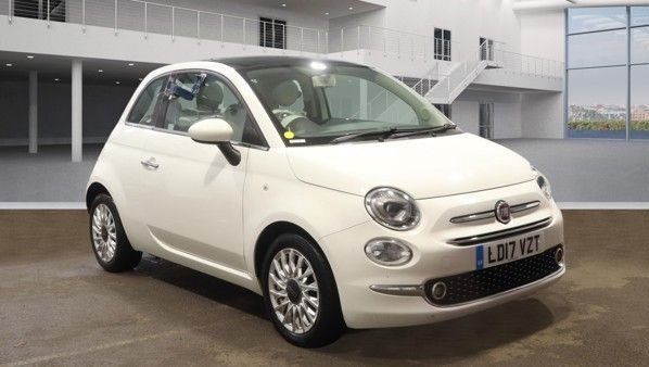 Used 2017 WHITE FIAT 500 Hatchback 1.2 Lounge Hatchback 3dr Petrol Manual Euro 6 (s/s) (69 bhp) (reg. 2017-05-31) for sale in Manchester