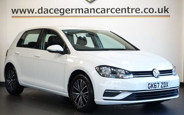 Used 2017 WHITE VOLKSWAGEN GOLF Hatchback 1.6 TDI SE Nav Hatchback 5dr Diesel Manual Euro 6 (s/s) (115 ps) (reg. 2017-10-19) for sale in Head Office