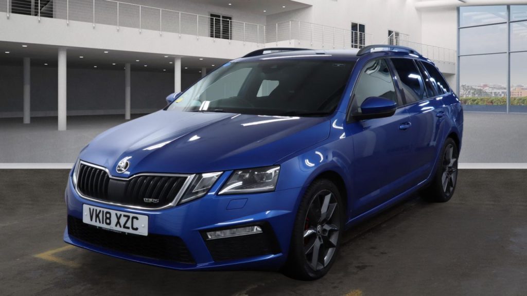 Used 2018 BLUE SKODA OCTAVIA Estate 2.0 TDI vRS Estate 5dr Diesel DSG 4WD Euro 6 (s/s) (184 ps) (reg. 2018-05-30) for sale in Manchester