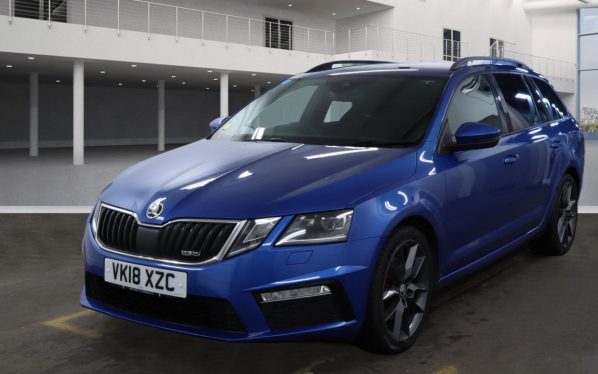 Used 2018 BLUE SKODA OCTAVIA Estate 2.0 TDI vRS Estate 5dr Diesel DSG 4WD Euro 6 (s/s) (184 ps) (reg. 2018-05-30) for sale in Manchester