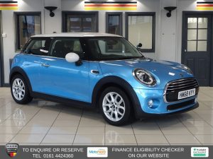 Used 2019 BLUE MINI HATCH Hatchback 1.5 Cooper Hatchback 3dr Petrol Manual Euro 6 (s/s) (136 ps) (reg. 2019-01-01) for sale in Altrincham