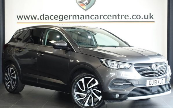 Used 2019 GREY VAUXHALL GRANDLAND X SUV 1.5 Turbo D BlueInjection Elite Nav SUV 5dr Diesel Manual Euro 6 (s/s) (130 ps) (reg. 2019-03-01) for sale in Altrincham