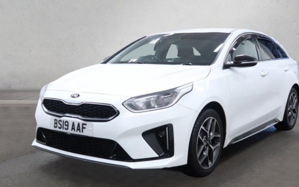 Used 2019 WHITE KIA PROCEED Estate 1.4 T-GDi GT-Line Shooting Brake 5dr Petrol Manual Euro 6 (s/s) (138 bhp) (reg. 2019-08-21) for sale in Manchester