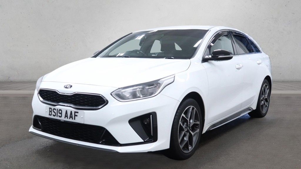 Used 2019 WHITE KIA PROCEED Estate 1.4 T-GDi GT-Line Shooting Brake 5dr Petrol Manual Euro 6 (s/s) (138 bhp) (reg. 2019-08-21) for sale in Manchester