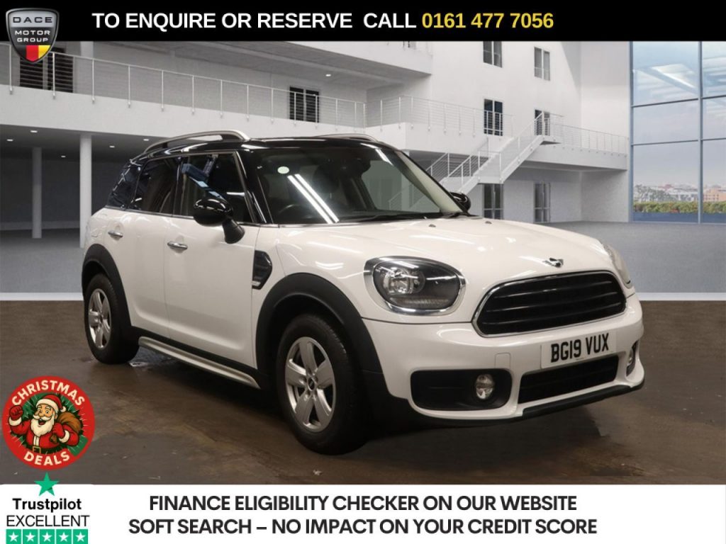 Used 2019 WHITE MINI COUNTRYMAN SUV 1.5 Cooper Classic SUV 5dr Petrol Manual Euro 6 (s/s) (136 ps) (reg. 2019-03-16) for sale in Stockport