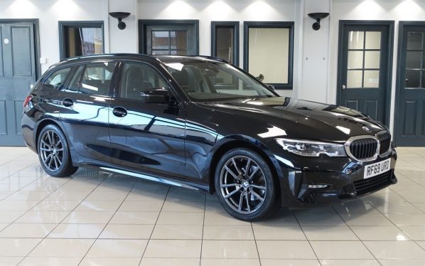 Used 2020 BLACK BMW 3 SERIES Estate 2.0 320d Sport Touring 5dr Diesel Manual Euro 6 (s/s) (190 ps) (reg. 2020-02-12) for sale in Altrincham