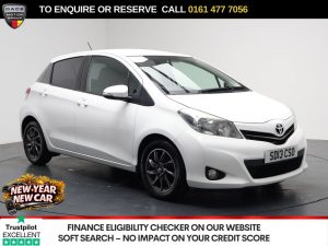 Used 2013 WHITE TOYOTA YARIS Hatchback 1.0 VVT-i Edition Hatchback 5dr Petrol Manual Euro 5 (69 ps) (reg. 2013-03-28) for sale in Stockport