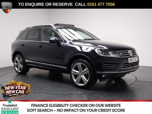 Used 2017 BLUE VOLKSWAGEN TOUAREG SUV 3.0 TDI V6 BlueMotion Tech R-Line Plus SUV 5dr Diesel Tiptronic 4WD Euro 6 (s/s) (262 ps) (reg. 2017-07-27) for sale in Stockport