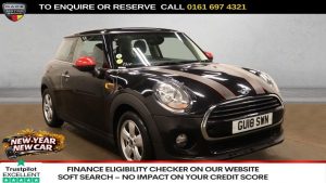 Used 2018 BLACK MINI HATCH Hatchback 1.5 Cooper Hatchback 3dr Petrol Manual Euro 6 (s/s) (136 ps) (reg. 2018-03-30) for sale in Manchester
