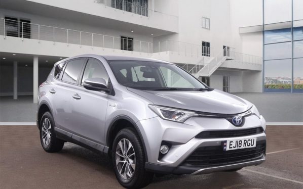 Used 2018 SILVER TOYOTA RAV4 SUV 2.5 VVT-h Icon Tech SUV 5dr Petrol Hybrid CVT Euro 6 (s/s) (197 ps) (reg. 2018-06-08) for sale in Stockport