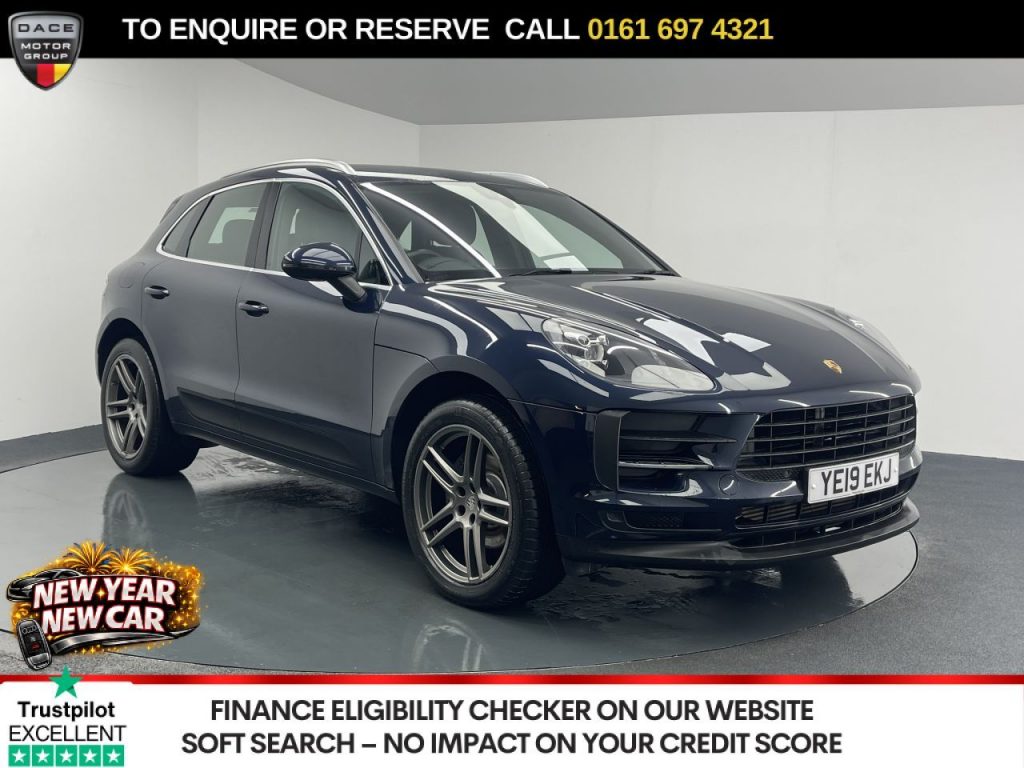 Used 2019 BLUE PORSCHE MACAN SUV 2.0T SUV 5dr Petrol PDK 4WD Euro 6 (s/s) (245 ps) (reg. 2019-05-31) for sale in Manchester
