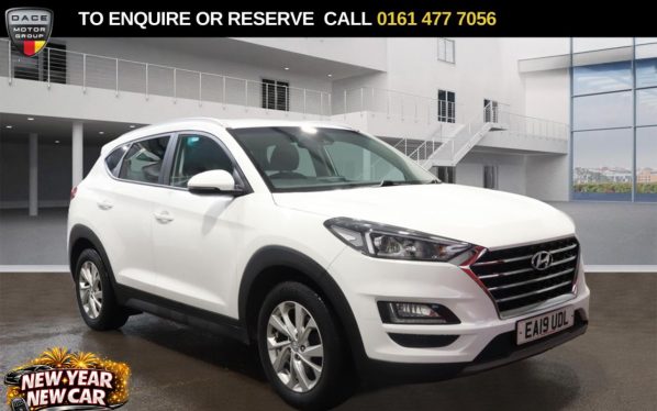 Used 2019 WHITE HYUNDAI TUCSON SUV 1.6 T-GDi SE Nav SUV 5dr Petrol DCT Euro 6 (s/s) (177 ps) (reg. 2019-03-04) for sale in Stockport