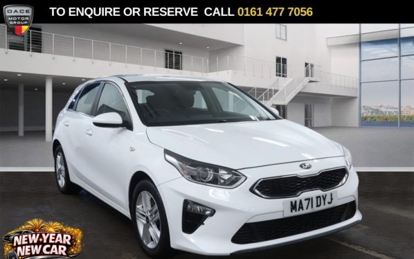 Used 2021 WHITE KIA CEED Hatchback 1.0 T-GDi 2 NAV Hatchback 5dr Petrol Manual Euro 6 (s/s) (118 bhp) (reg. 2021-09-27) for sale in Stockport