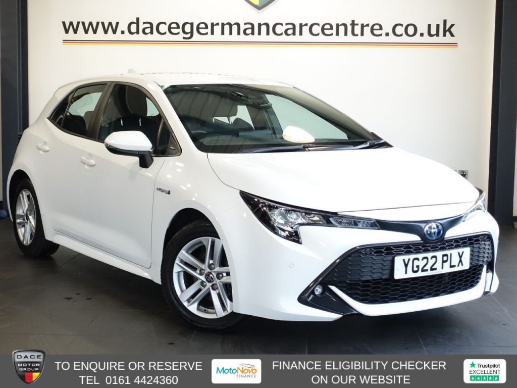 Used 2022 WHITE TOYOTA COROLLA Hatchback 1.8 VVT-h GPF Icon Tech Hatchback 5dr Petrol Hybrid CVT Euro 6 (s/s) (122 ps) (reg. 2022-05-26) for sale in Altrincham