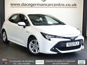 Used 2022 WHITE TOYOTA COROLLA Hatchback 1.8 VVT-h GPF Icon Tech Hatchback 5dr Petrol Hybrid CVT Euro 6 (s/s) (122 ps) (reg. 2022-05-26) for sale in Altrincham