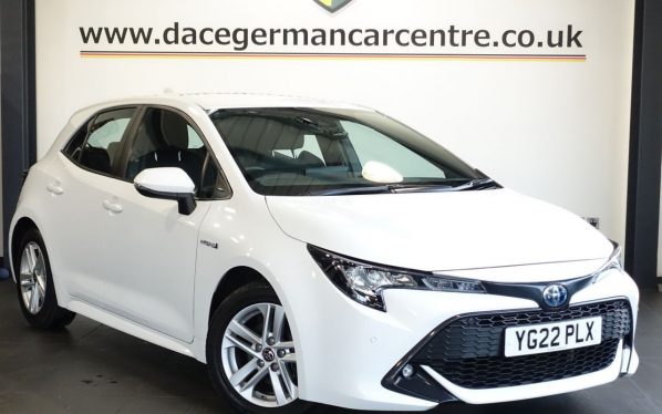 Used 2022 WHITE TOYOTA COROLLA Hatchback 1.8 VVT-h GPF Icon Tech Hatchback 5dr Petrol Hybrid CVT Euro 6 (s/s) (122 ps) (reg. 2022-05-26) for sale in Altrincham