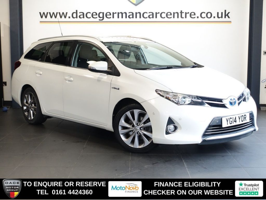 Used 2014 WHITE TOYOTA AURIS Estate 1.8 VVT-h Excel Touring Sports 5dr Petrol Hybrid CVT Euro 5 (s/s) (136 ps) (reg. 2014-03-27) for sale in Altrincham