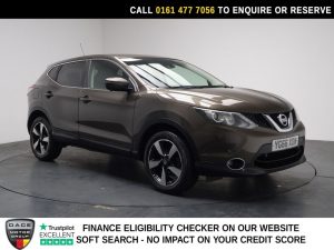Used 2016 BRONZE NISSAN QASHQAI SUV 1.5 dCi N-Connecta SUV 5dr Diesel Manual 2WD Euro 6 (s/s) (110 ps) (reg. 2016-09-28) for sale in Stockport