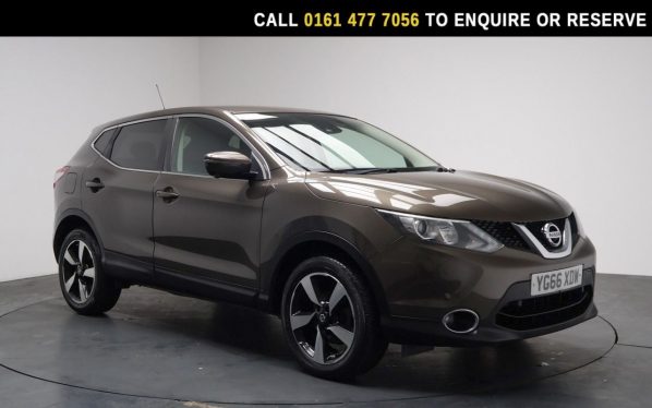 Used 2016 BRONZE NISSAN QASHQAI SUV 1.5 dCi N-Connecta SUV 5dr Diesel Manual 2WD Euro 6 (s/s) (110 ps) (reg. 2016-09-28) for sale in Stockport