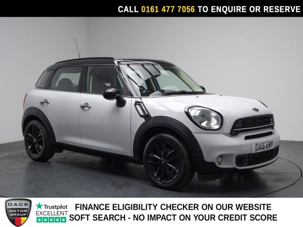 Used 2016 WHITE MINI COUNTRYMAN SUV 2.0 Cooper SD SUV 5dr Diesel Manual Euro 5 (s/s) (143 ps) (reg. 2016-04-28) for sale in Stockport