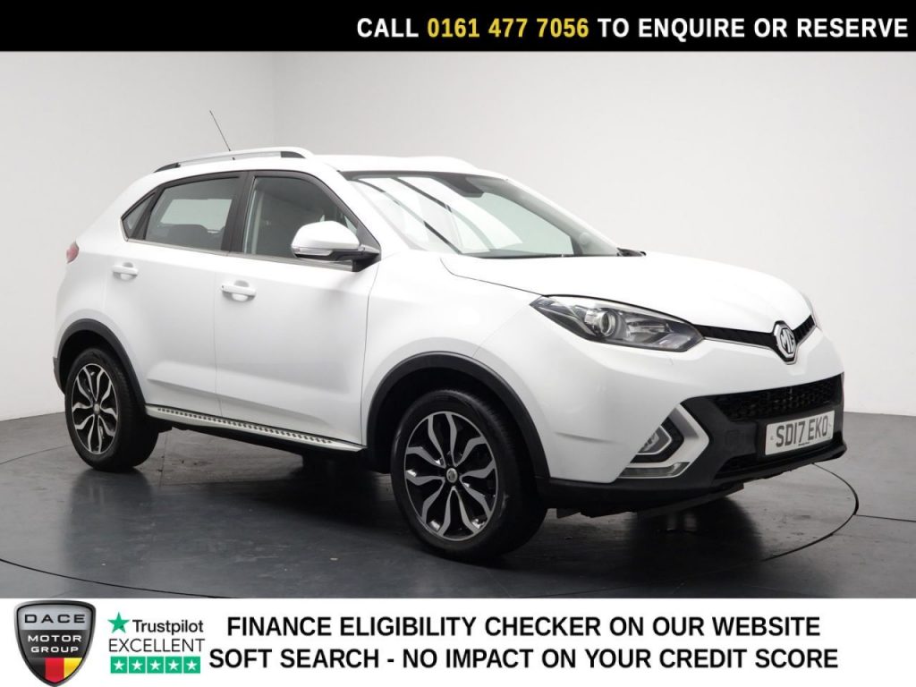 Used 2017 WHITE MG GS SUV 1.5 TGI Exclusive SUV 5dr Petrol DCT Euro 6 (s/s) (160 ps) (reg. 2017-06-28) for sale in Stockport