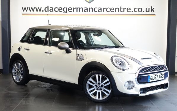 Used 2018 WHITE MINI HATCH Hatchback 2.0 Cooper S Seven Hatchback 5dr Petrol Manual Euro 6 (s/s) (192 ps) (reg. 2018-01-31) for sale in Altrincham