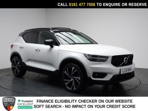 Used 2018 WHITE VOLVO XC40 SUV 2.0 T5 R-Design SUV 5dr Petrol Auto AWD Euro 6 (s/s) (247 ps) (reg. 2018-06-26) for sale in Stockport