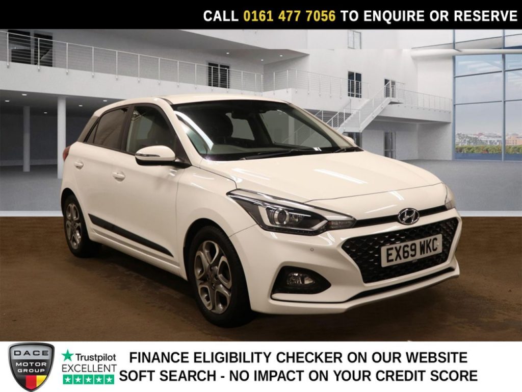 Used 2019 WHITE HYUNDAI I20 Hatchback 1.2 Premium Nav Hatchback 5dr Petrol Manual Euro 6 (s/s) (84 ps) (reg. 2019-09-11) for sale in Stockport