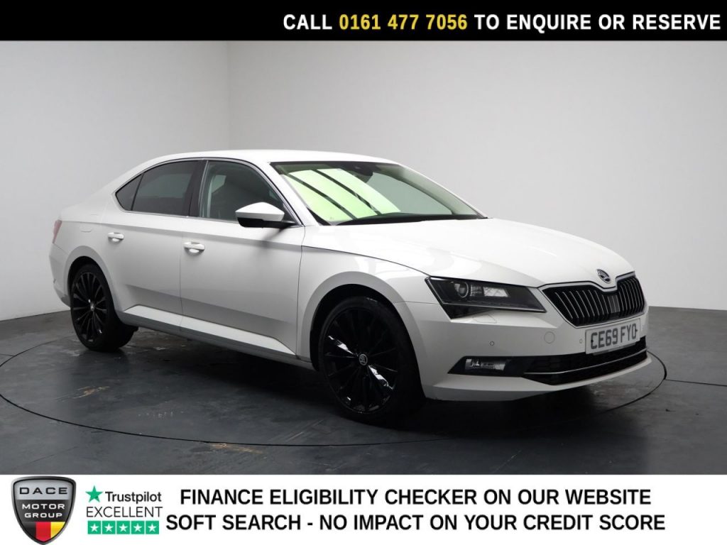 Used 2019 WHITE SKODA SUPERB Hatchback 2.0 TSI SE L Executive Hatchback 5dr Petrol DSG 4WD Euro 6 (s/s) (272 ps) (reg. 2019-09-16) for sale in Stockport