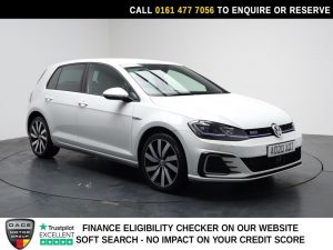 Used 2020 WHITE VOLKSWAGEN GOLF Hatchback 1.4 TSI 8.7kWh GTE Advance Hatchback 5dr Petrol Plug-in Hybrid DSG Euro 6 (s/s) (204 ps) (reg. 2020-07-31) for sale in Stockport