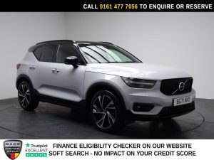 Used 2021 SILVER VOLVO XC40 SUV 2.0 B4 MHEV R-Design Pro SUV 5dr Petrol Hybrid Auto Euro 6 (s/s) (197 ps) (reg. 2021-10-19) for sale in Stockport