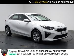 Used 2021 WHITE KIA CEED Hatchback 1.0 T-GDi 2 NAV Hatchback 5dr Petrol Manual Euro 6 (s/s) (118 bhp) (reg. 2021-09-27) for sale in Stockport
