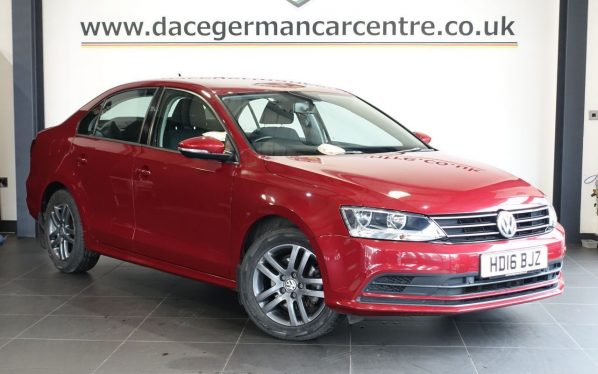 Used 2016 RED VOLKSWAGEN JETTA Saloon 1.4 TSI BlueMotion Tech SE Saloon 4dr Petrol Manual Euro 6 (s/s) (150 ps) (reg. 2016-07-29) for sale in Altrincham
