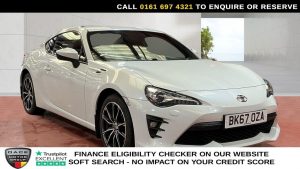 Used 2017 WHITE TOYOTA GT86 Coupe 2.0 Boxer D-4S Coupe 2dr Petrol Manual Euro 6 (200 ps) (reg. 2017-09-28) for sale in Manchester