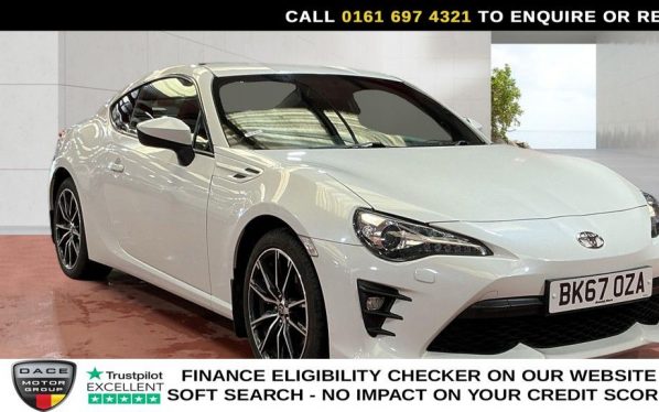 Used 2017 WHITE TOYOTA GT86 Coupe 2.0 Boxer D-4S Coupe 2dr Petrol Manual Euro 6 (200 ps) (reg. 2017-09-28) for sale in Manchester