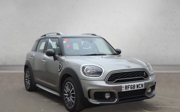 Used 2018 SILVER MINI COUNTRYMAN SUV 2.0 Cooper S Sport SUV 5dr Petrol Steptronic Euro 6 (s/s) (192 ps) (reg. 2018-12-21) for sale in Altrincham
