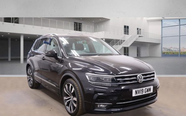 Used 2019 BLACK VOLKSWAGEN TIGUAN SUV 2.0 TDI R-Line SUV 5dr Diesel Manual Euro 6 (s/s) (150 ps) (reg. 2019-03-19) for sale in Altrincham