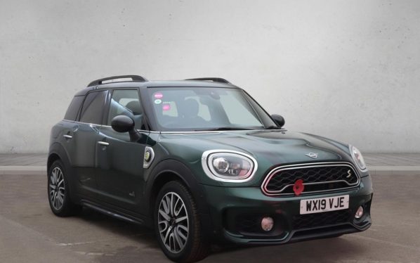 Used 2019 GREEN MINI COUNTRYMAN SUV 1.5 7.6kWh Cooper SE Sport SUV 5dr Petrol Plug-in Hybrid Auto ALL4 Euro 6 (s/s) (224 ps) (reg. 2019-03-08) for sale in Altrincham