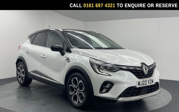 Used 2022 WHITE RENAULT CAPTUR SUV 1.6 E-TECH SE Edition SUV 5dr Petrol Hybrid Auto Euro 6 (s/s) (145 ps) (reg. 2022-04-15) for sale in Manchester