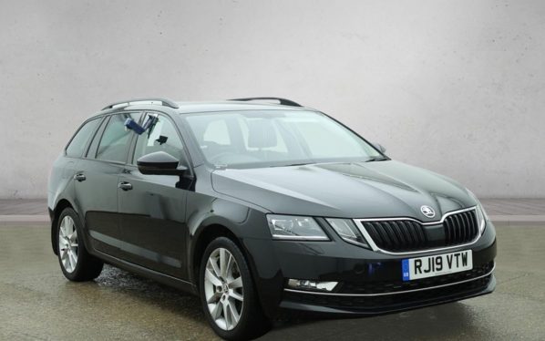 Used 2019 BLACK SKODA OCTAVIA Estate 1.6 TDI SE L Estate 5dr Diesel Manual Euro 6 (s/s) (115 ps) (reg. 2019-03-20) for sale in Altrincham