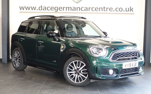 Used 2019 GREEN MINI COUNTRYMAN SUV 1.5 7.6kWh Cooper SE Sport SUV 5dr Petrol Plug-in Hybrid Auto ALL4 Euro 6 (s/s) (224 ps) (reg. 2019-03-08) for sale in Altrincham