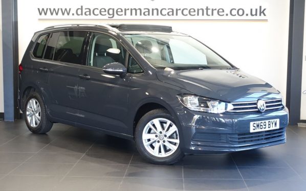 Used 2019 GREY VOLKSWAGEN TOURAN MPV 1.5 TSI EVO SE Family MPV 5dr Petrol Manual Euro 6 (s/s) (150 ps) (reg. 2019-12-18) for sale in Altrincham