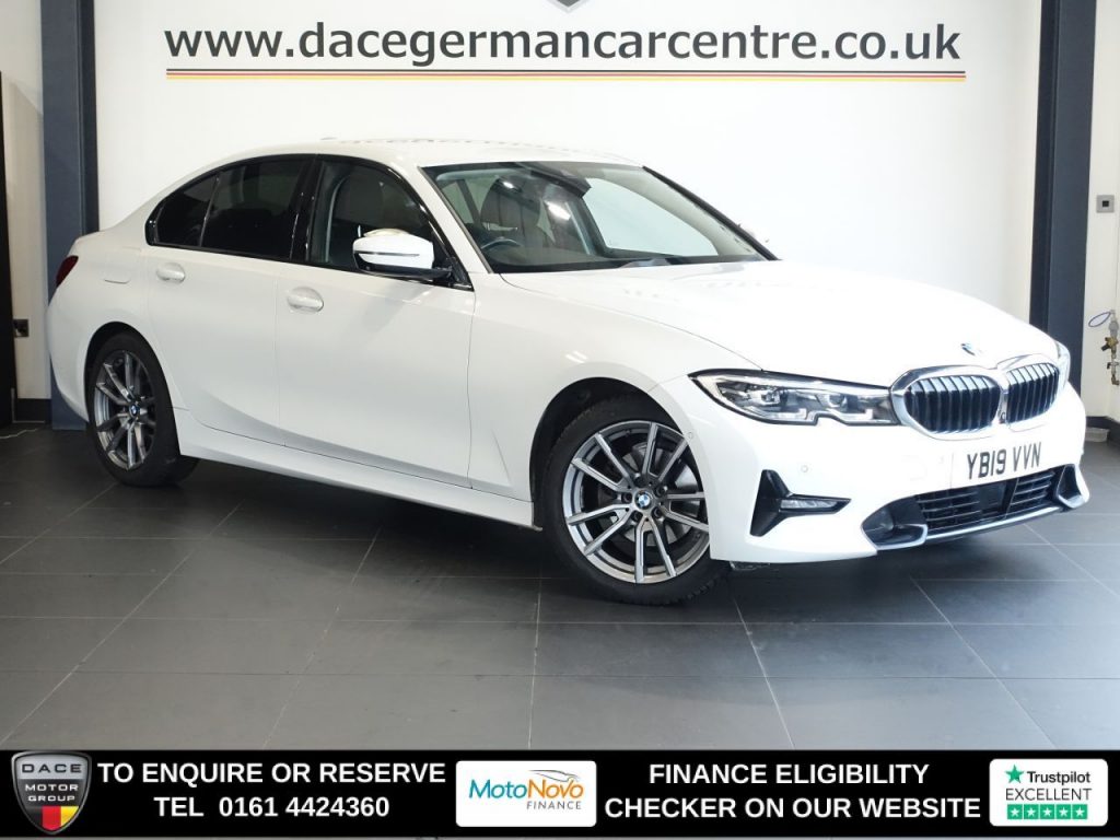 Used 2019 WHITE BMW 3 SERIES Saloon 2.0 320d Sport Saloon 4dr Diesel Auto xDrive Euro 6 (s/s) (190 ps) (reg. 2019-04-17) for sale in Altrincham