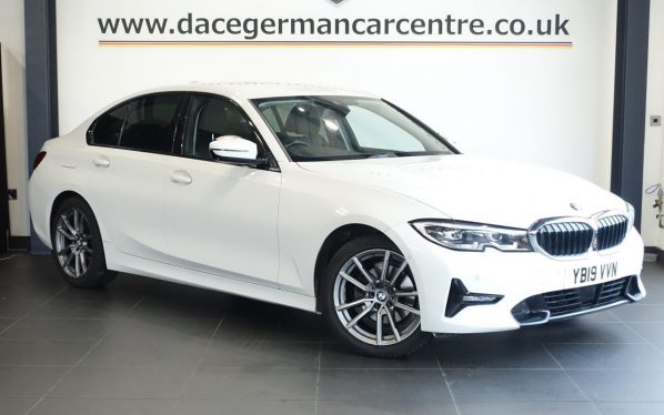 Used 2019 WHITE BMW 3 SERIES Saloon 2.0 320d Sport Saloon 4dr Diesel Auto xDrive Euro 6 (s/s) (190 ps) (reg. 2019-04-17) for sale in Altrincham