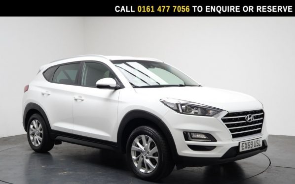 Used 2019 WHITE HYUNDAI TUCSON SUV 1.6 GDi SE Nav SUV 5dr Petrol Manual Euro 6 (s/s) (132 ps) (reg. 2019-09-01) for sale in Stockport