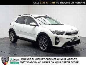 Used 2019 WHITE KIA STONIC SUV 1.0 T-GDi 3 SUV 5dr Petrol DCT Euro 6 (s/s) (118 bhp) (reg. 2019-09-10) for sale in Stockport