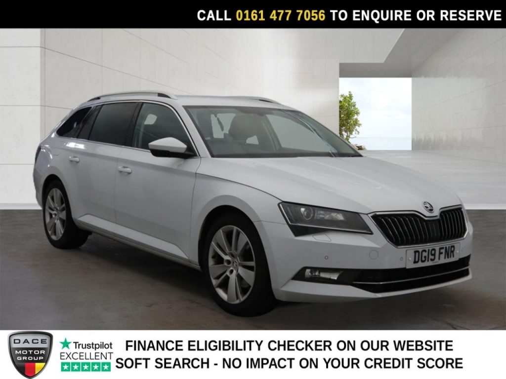 Used 2019 WHITE SKODA SUPERB Estate 2.0 TDI SE L Executive Estate 5dr Diesel Manual Euro 6 (s/s) (150 ps) (reg. 2019-03-21) for sale in Stockport