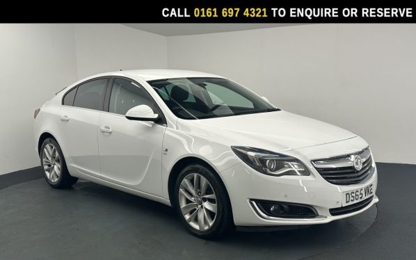 Used 2015 WHITE VAUXHALL INSIGNIA Hatchback 1.6 CDTi SRi Nav Hatchback 5dr Diesel Manual Euro 6 (s/s) (136 ps) (reg. 2015-11-30) for sale in Manchester